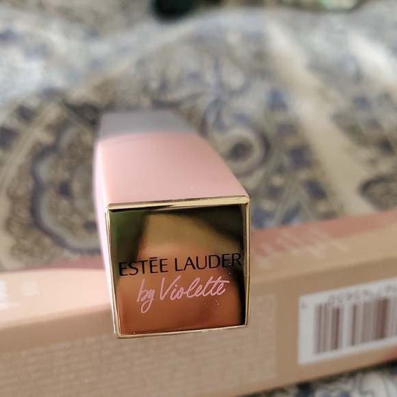 Estee Lauder Pure Color Envy Liquid LipColor - Shade 113 - Picture 5 of 6